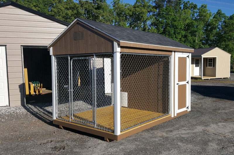 Out door kennel for a pitbull